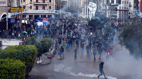 הציתו את עיריית טריפולי בלבנון לאחר שבהפגנות נהרג צעיר ויותר מ-500 נפצעו