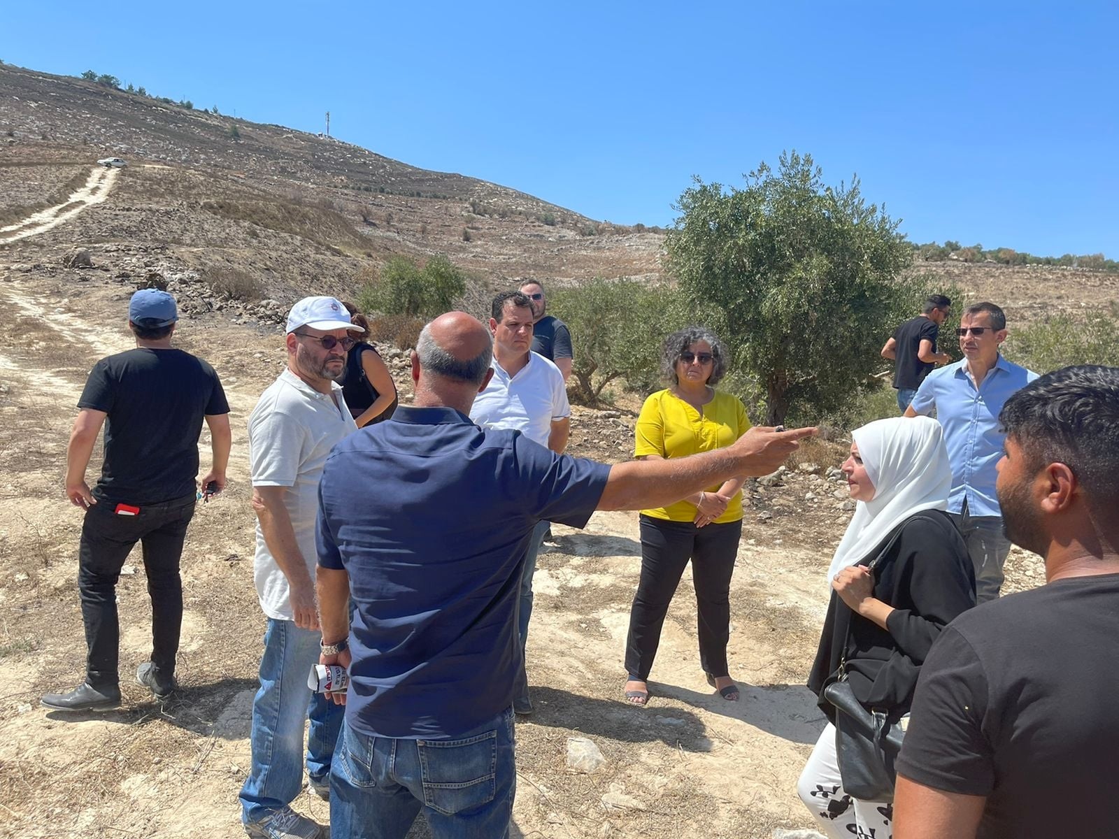 ישראל מנשלת פלסטינים בכוח: חברי הכנסת של חד”ש סיירו בכפרים בשטחים הכבושים