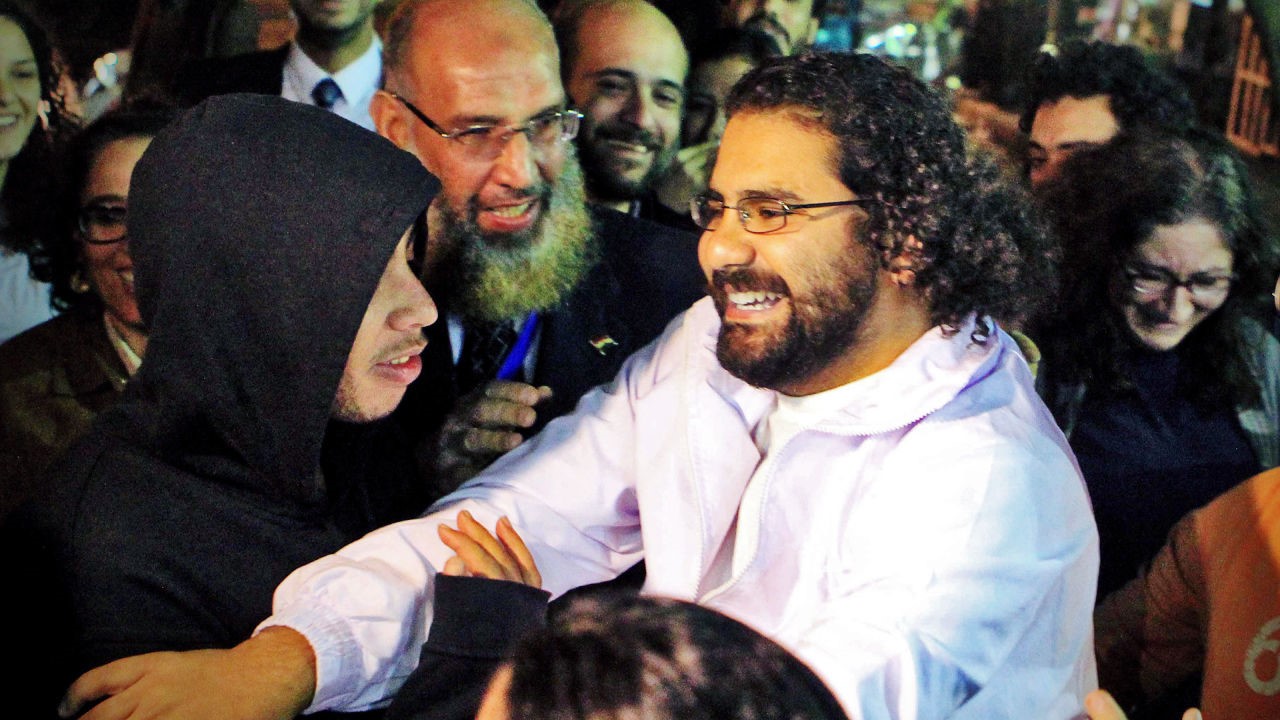פעיל חברתי מצרי נידון לעונש מאסר כבד יחד עם עורך דינו; 60 אלף כבר נכלאו
