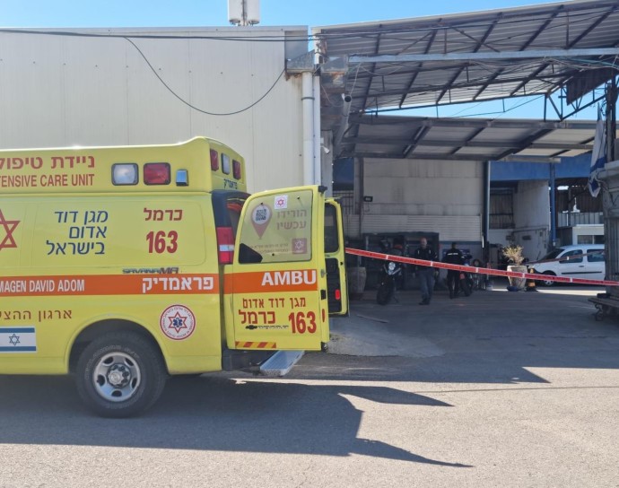 פועל בן 36 תושב מג'ד אל-כרום נהרג כתוצאה מנפילה מגובה במפרץ חיפה
