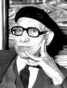 הסופר ואיש השלום מצרי תאופיק אל חכים נולד ב-9 באוקטובר 1898 באלכסנדריה